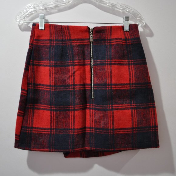 Plaid Asymmetrical Skirt - Picture 3 of 8